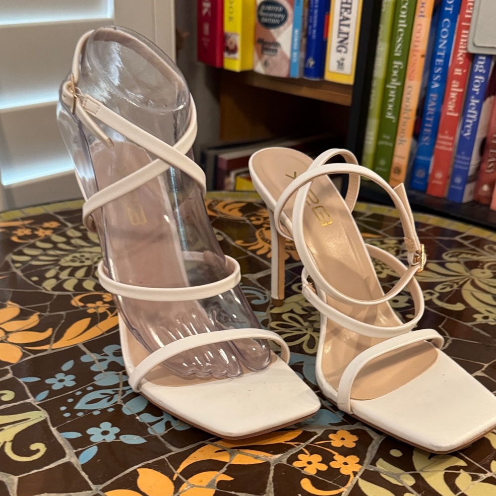 X2B White Strappy Stiletto Sandals Sz: 8